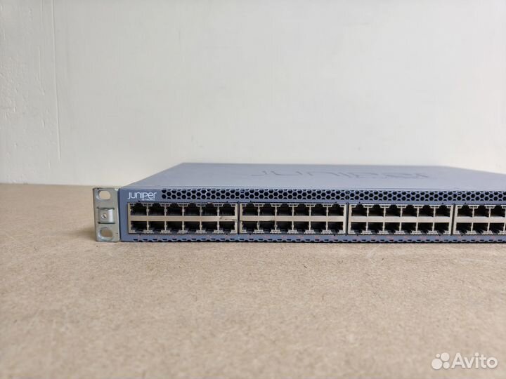 Коммутатор Juniper EX3300-48P