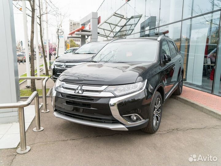 Mitsubishi Outlander, 2022