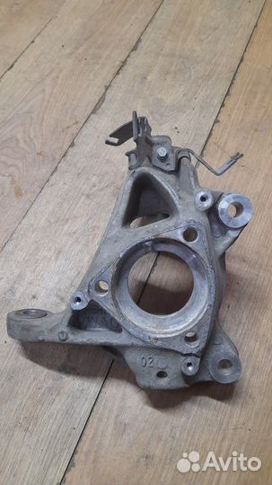 Кулак поворотный передний правый Volkswagen Tiguan