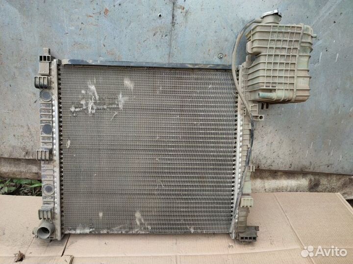 Радиатор двс Mercedes-Benz Vito W638
