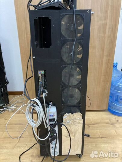 Вентилируемый корпус для майнинг фермы, закрытый