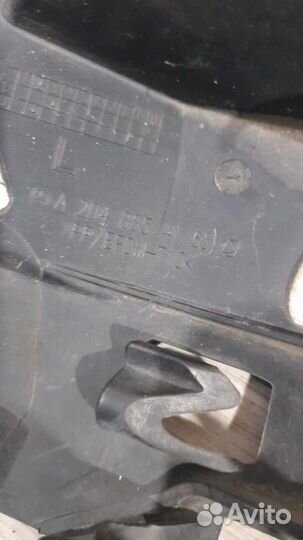 Каркас бампера передний левый Mercedes C Class