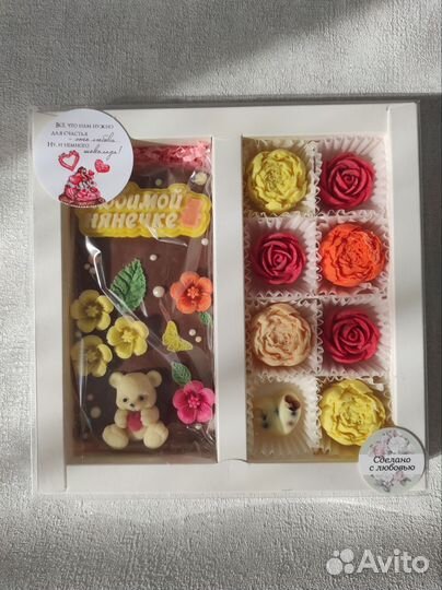 Шоколадные цветы в коробке
