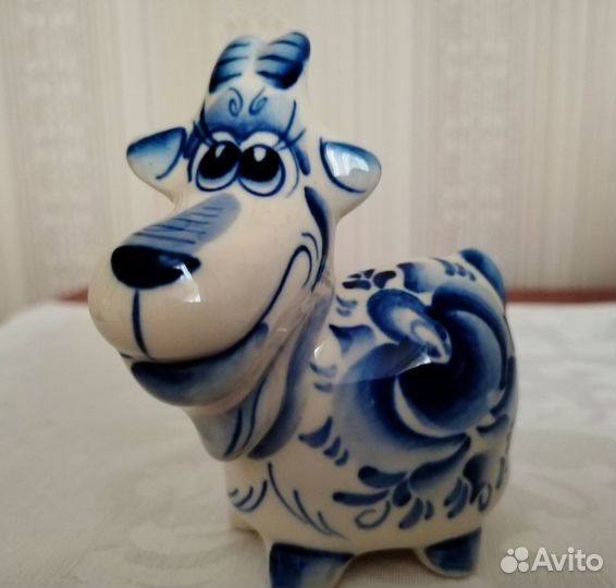 Фигурки из фарфора Гжель, 3шт.(2 козла и собака)