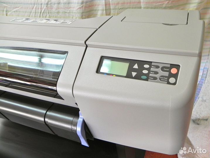 Принтер HP DesignJet 500 Plus для печати на носите