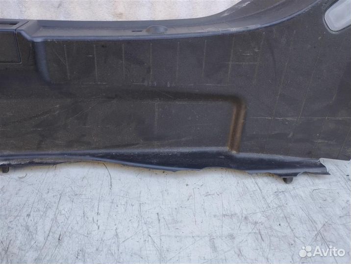Накладка внутренняя на заднюю панель кузова, Mercedes CLS W219 2009