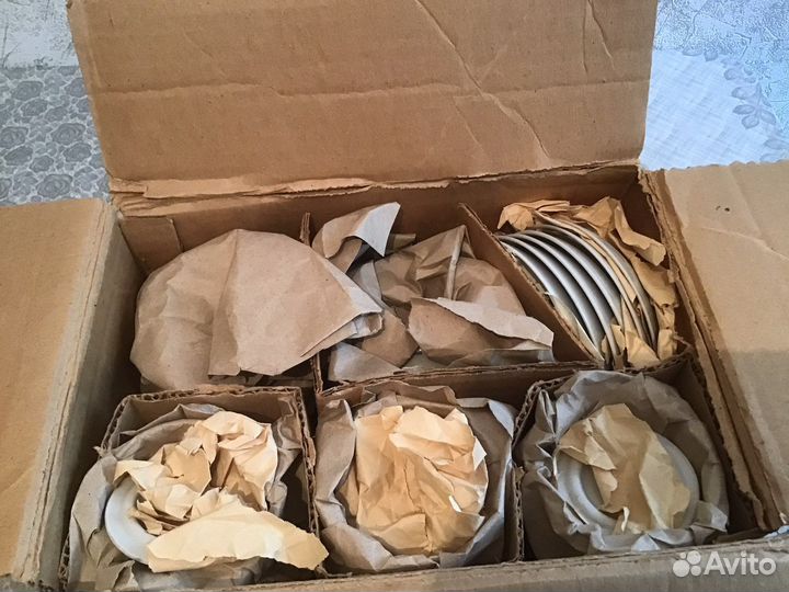 Вазочки и чайный сервиз