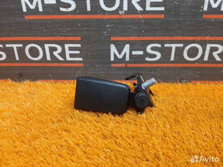 Замок ремня безопасности задний Mercedes-Benz