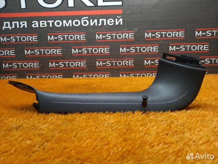 Обшивка двери багажника левая Volkswagen Tiguan 5N