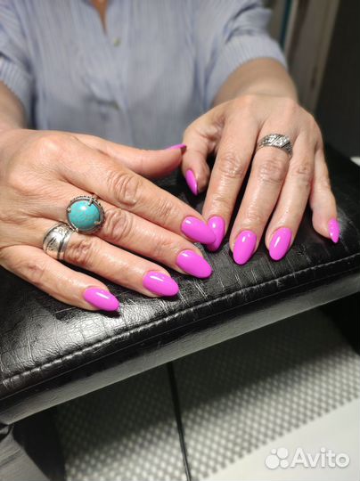 Услуги маникюра: гель-лак, наращивание, лак