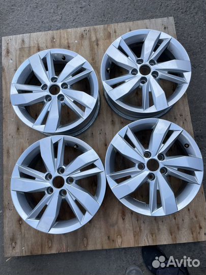 Литые диски r15 vw polo Оригинал Volkswagen