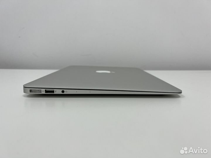 Новенький Macbook Air 13 2017