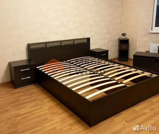 Кровать двуспальная