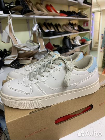 Кроссовки и кеды женские 37 размер