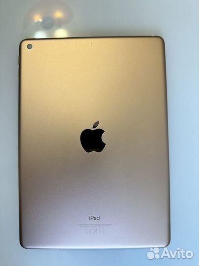 iPad wi-fi 128 GB gold
