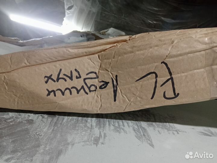 Крыло переднее левое на гранту фл