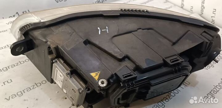 Фара правая Audi A6 (C6) III (2004–2008)