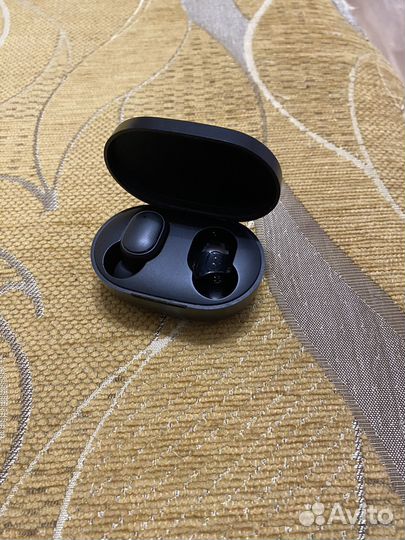 Xiaomi redmi airdots, левый наушник и кейс