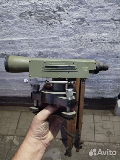 Нивелир 1945 г