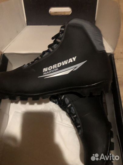 Лыжные ботинки