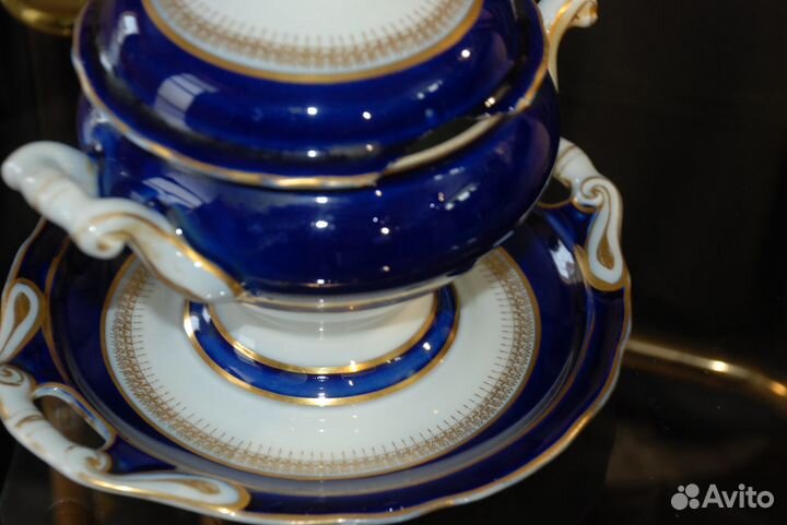 Супница на блюде. Кузнецов. Скол на крышке