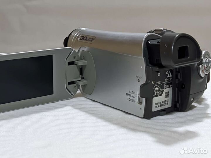 Видеокамера формата miniDV