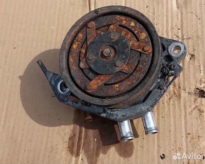 Toyota Land Cruiser 200 насос водяной помпа ориг