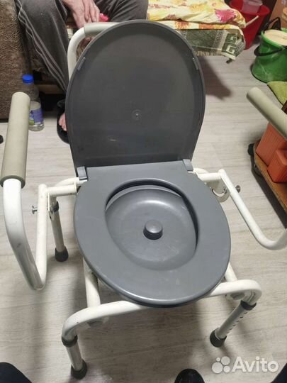 Санитарный стул туалет