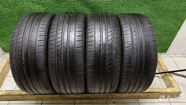 Habilead Headking S2000 235/45 R19