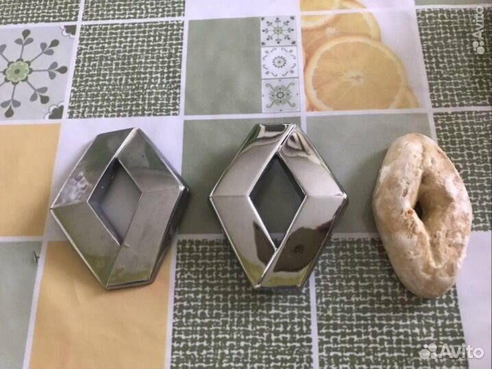 Значек рено