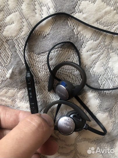 Bluetooth гарнитура Samsung Level Active EO-BG930