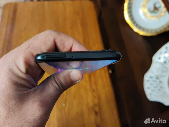 Телефон Honor 20 lite