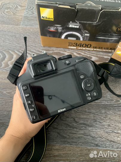 Зеркальный фотоаппарат Nikon D3400