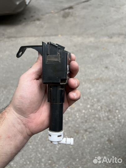 Форсунка омывателя фар toyota camry 40 правая