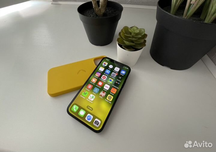 iPhone 12, 64 ГБ