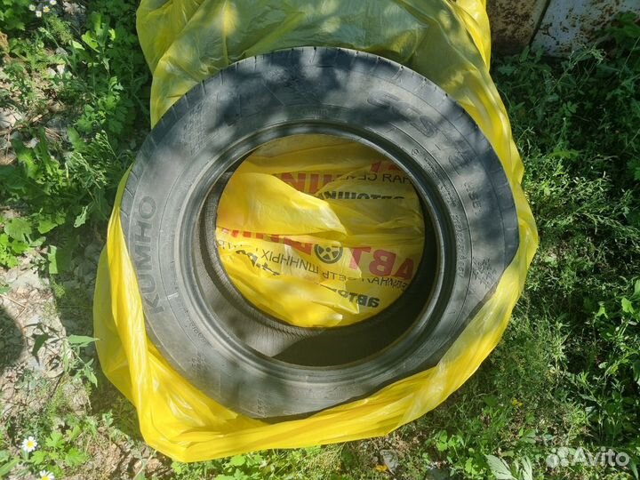 Kumho Ecsta HS51 215/60 R16 95