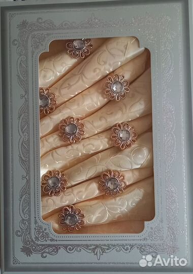 Подарочный набор (скатерть и 8 салфеток)