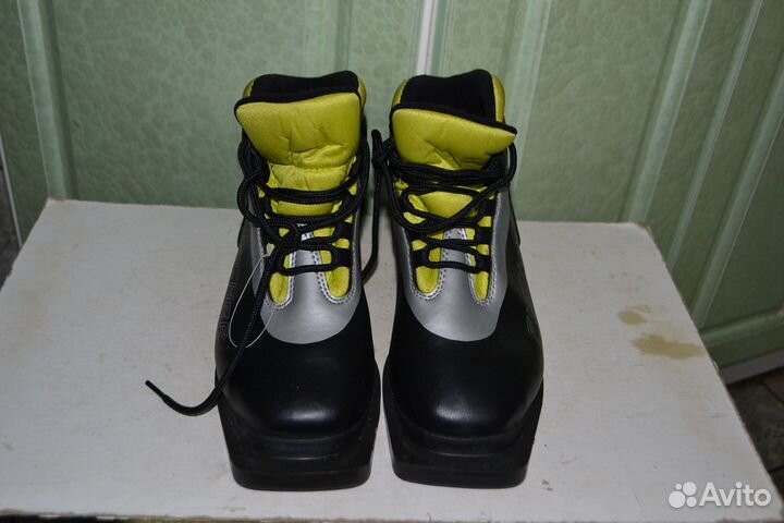 Лыжные беговые ботинки fisher