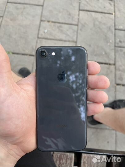 Телефон iPhone 8 64 gb