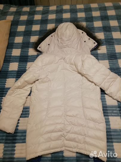 Пуховик женский белый