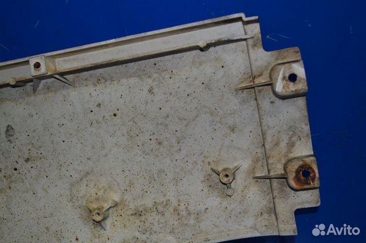 Вставка между кабиной и крылом (локер), задняя лев