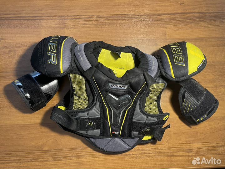 Нагрудник хоккейный