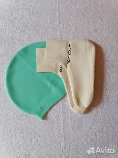 Носки и шапочка. Для бассейна