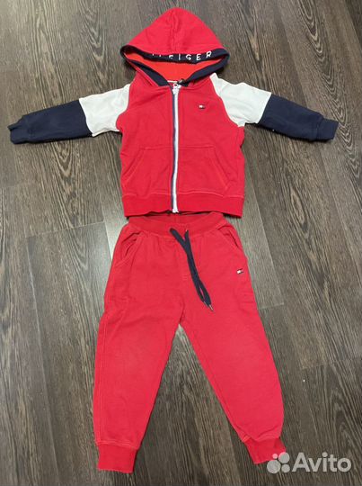 Спортивный костюм