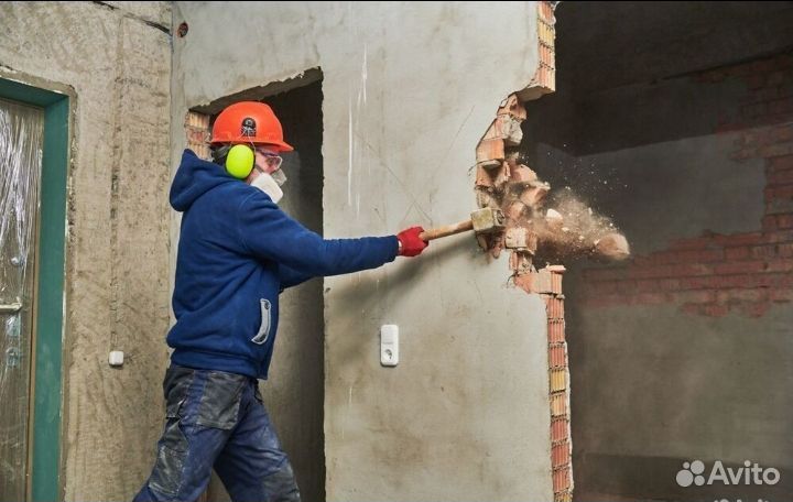 Демонтаж. Разбор построек, стен, полов