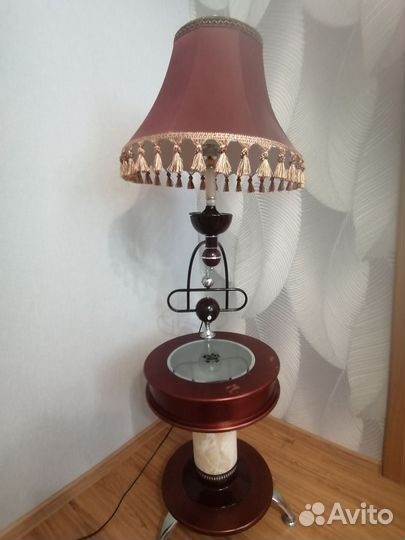 Продам торшер