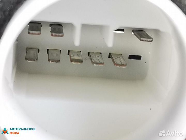 Замок двери передней правой Suzuki Splash рест