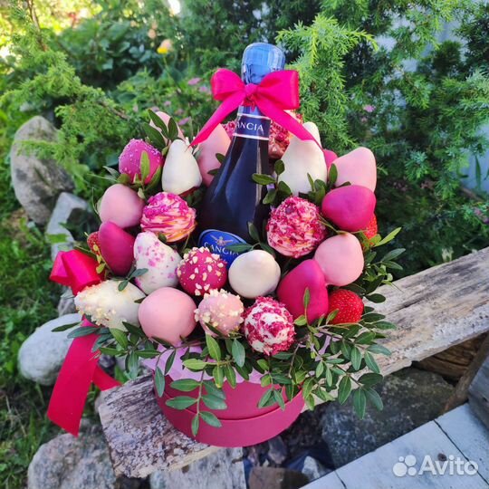 Шоколадные наборы, клубника в шоколаде