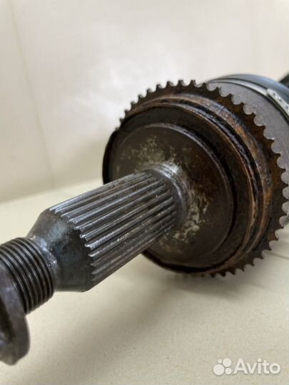 Привод передний правый Mitsubishi Pajero 3