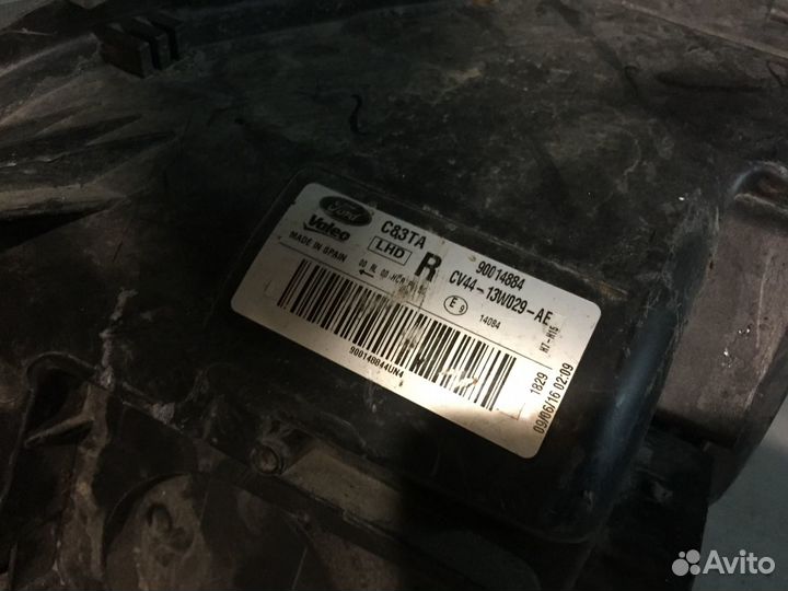 Фара правая галоген Ford Kuga 2016